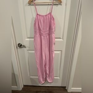 Pink linen romper ready for summer outings! 🩷